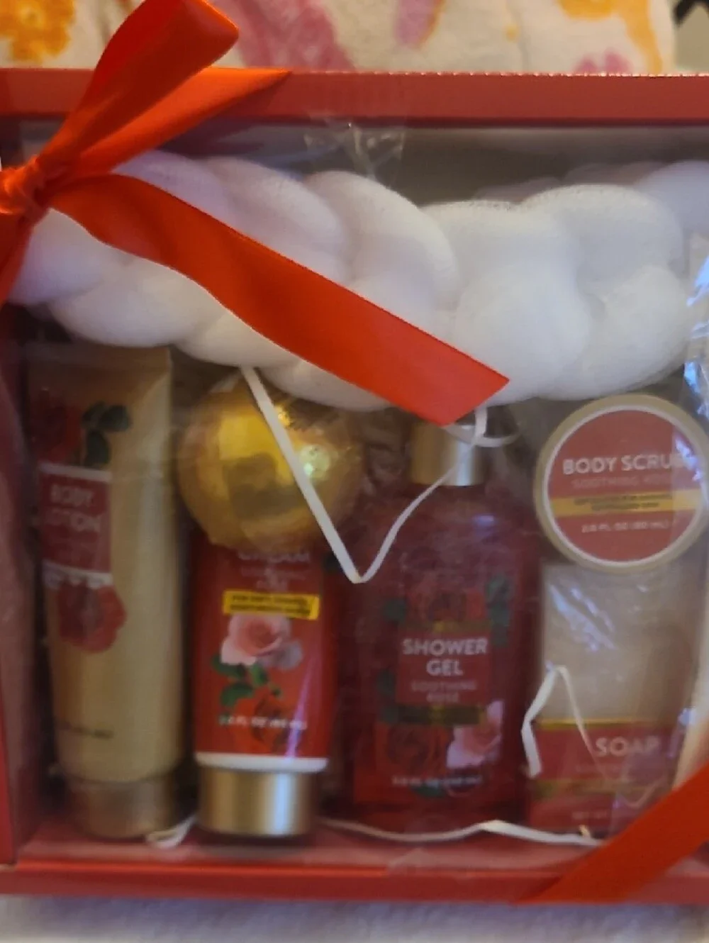 Soothing Rose Body Wash & Care Set - White and Gold